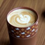 Nixing Pottery Travel Coffee Mug, Hand‑Embossed Galloping Horse with Leather Sleeve - Imej 2